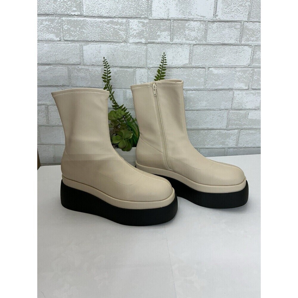 call it spring Women's boots Size 11 In New Condition With Out Box